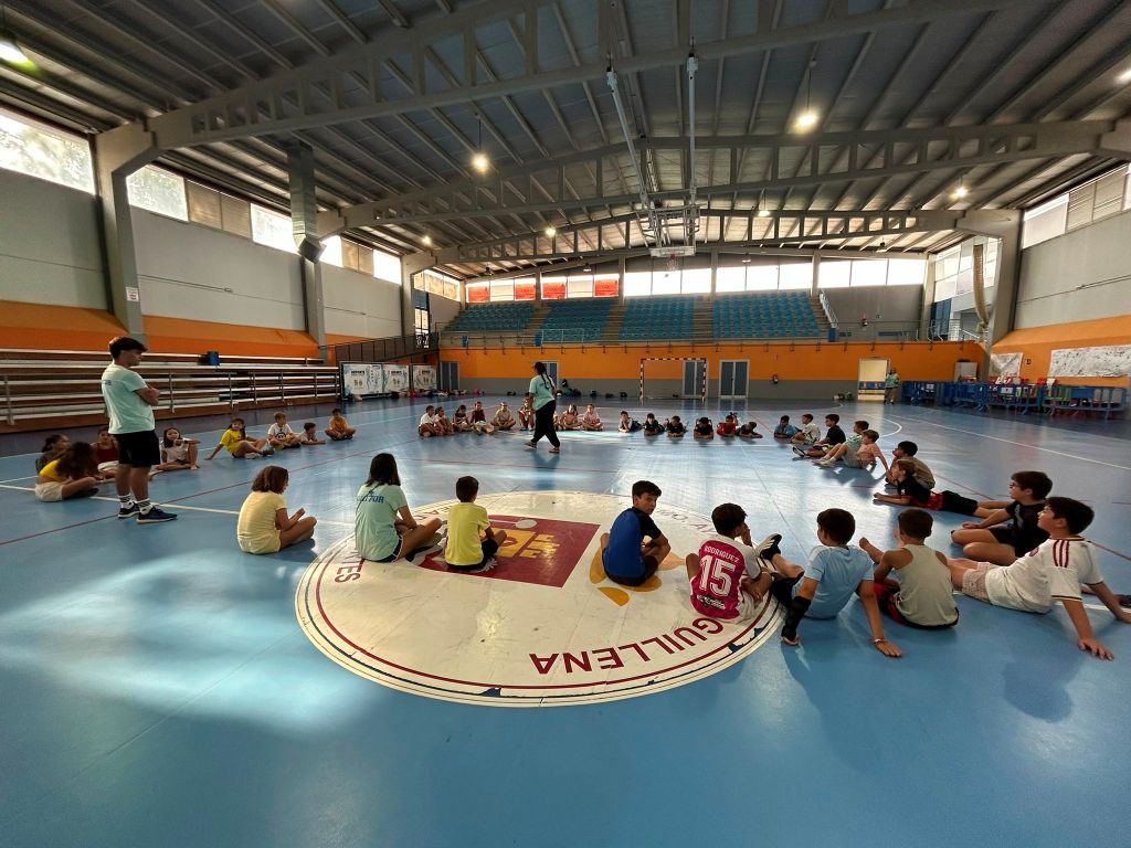 Un total de 120 niños participan en el tercer turno de Campamento ‘Aventura de Verano’ en Guillena