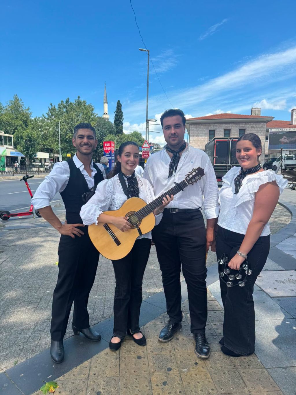 Cuatro jóvenes de Espartinas representan a España en el Mundial de Danza Folclórica de Turquía